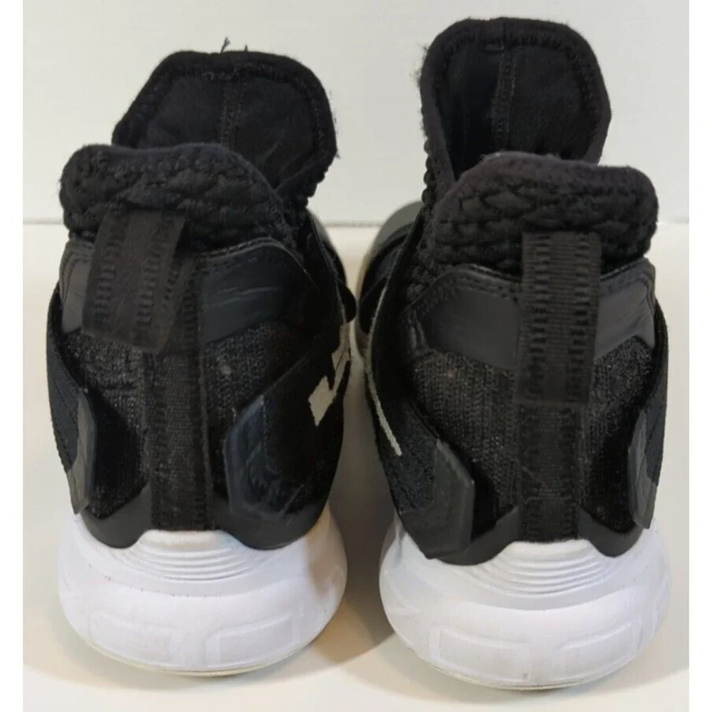 Nike LeBron‎ Soldier 12 basketball shoes Mens size 5.5, black and white